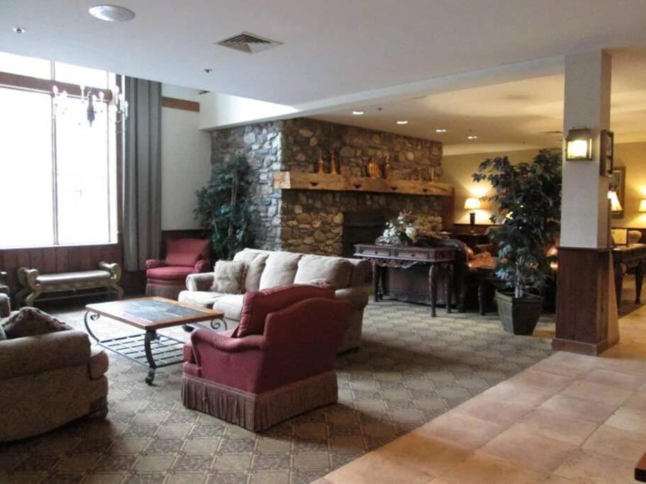 Ski On Off 1Br Suite 1St Flr Sleeps 4 Jiminy Peak แฮนค็อค ภายนอก รูปภาพ